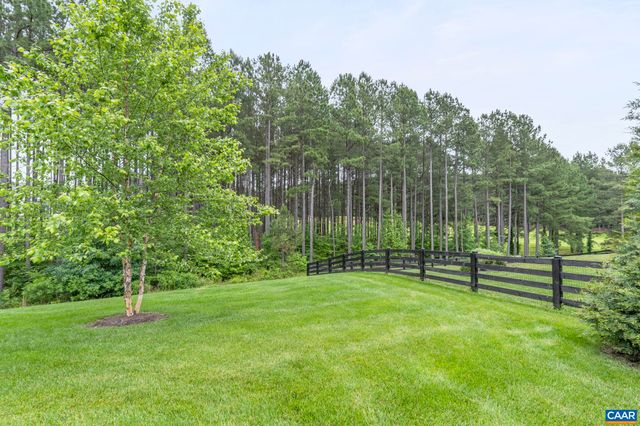 45 HERITAGE DR, Zion Crossroads, VA 22942