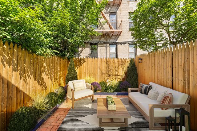 16 TEMPLE Court, New York City, NY 11218