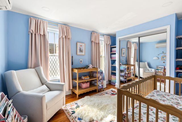 16 TEMPLE Court, New York City, NY 11218