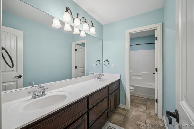 1620 E Boston Court, Broken Arrow, OK 74012