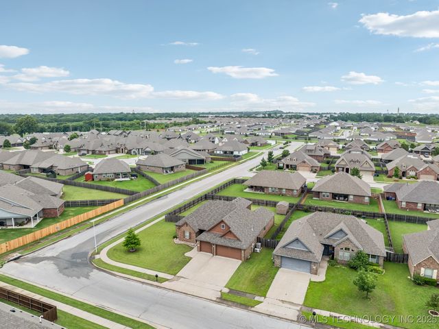 1620 E Boston Court, Broken Arrow, OK 74012