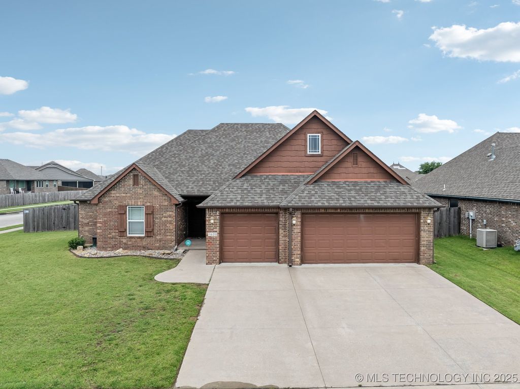 1620 E Boston Court, Broken Arrow, OK 74012