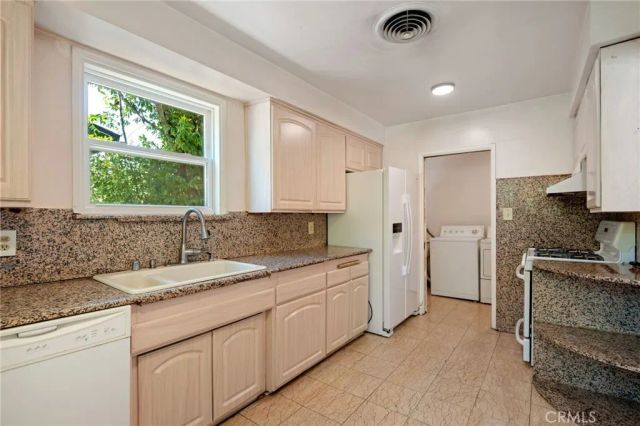 6217 Van Noord Avenue, Valley Glen, CA 91401