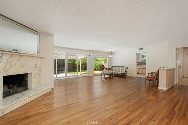 6217 Van Noord Avenue, Valley Glen, CA 91401
