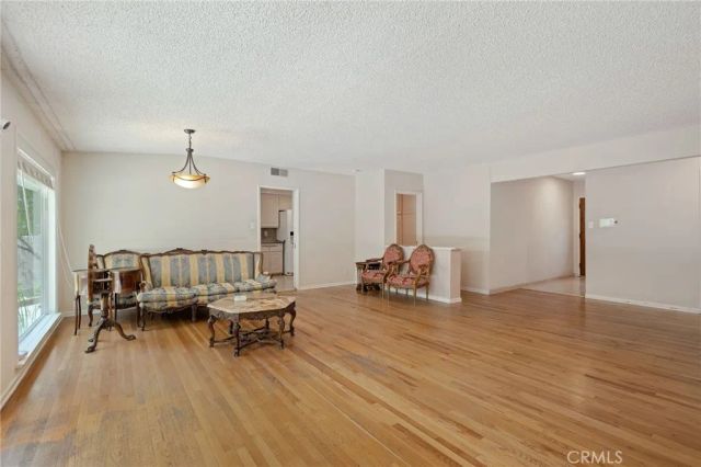 6217 Van Noord Avenue, Valley Glen, CA 91401