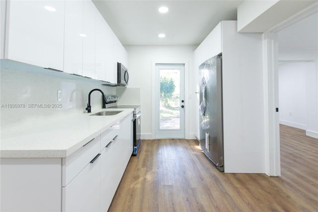 1814 NW 8th Pl, Fort Lauderdale, FL 33311