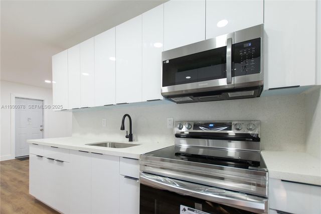 1814 NW 8th Pl, Fort Lauderdale, FL 33311