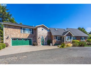 1004 Sw 10TH Pl, Lincoln City, OR 97367