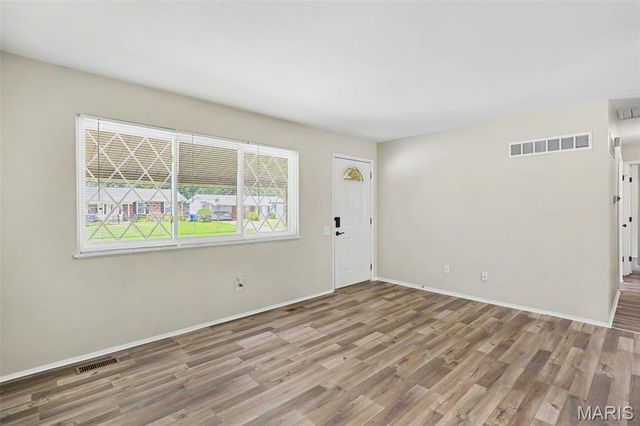 1105 5th Plaza, Florissant, MO 63031