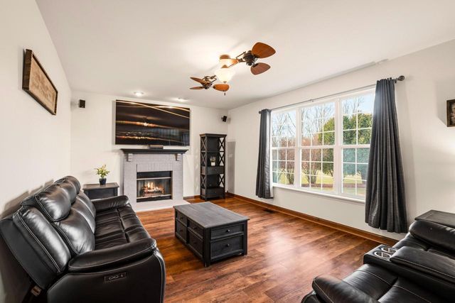 10840 45th AVENUE, Pleasant Prairie, WI 53158