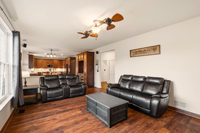 10840 45th AVENUE, Pleasant Prairie, WI 53158