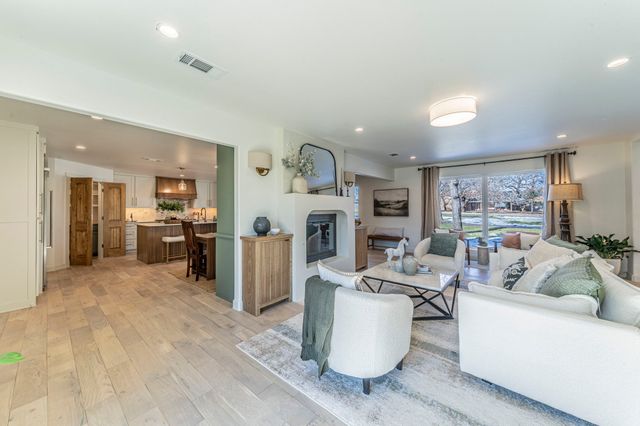 320 Cross Timbers Drive, Double Oak, TX 75077