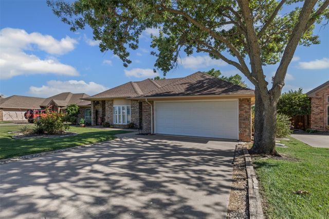711 Aqua Vista Drive, Granbury, TX 76049