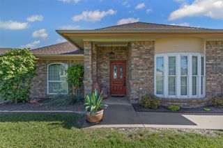 711 Aqua Vista Drive, Granbury, TX 76049