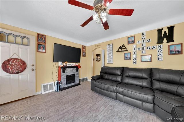 4643 Niagara Street, Wayne, MI 48184