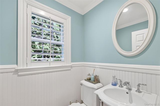 228 Sarles Lane, Pleasantville, NY 10570