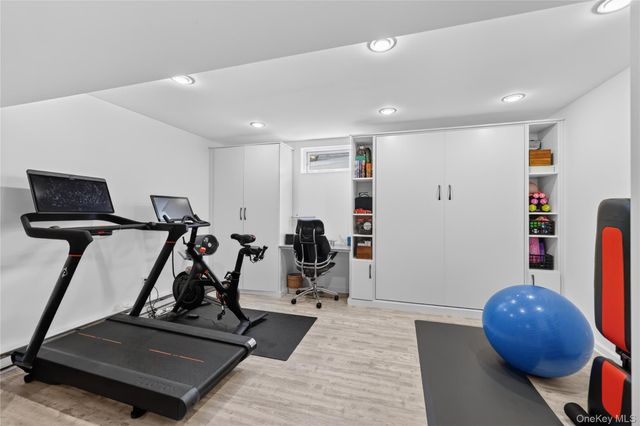 228 Sarles Lane, Pleasantville, NY 10570