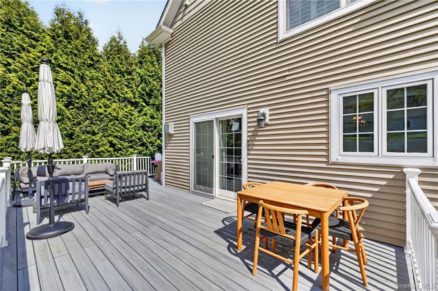 228 Sarles Lane, Pleasantville, NY 10570