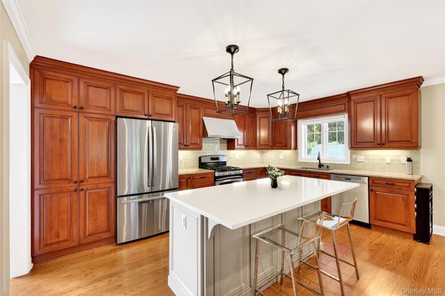 228 Sarles Lane, Pleasantville, NY 10570