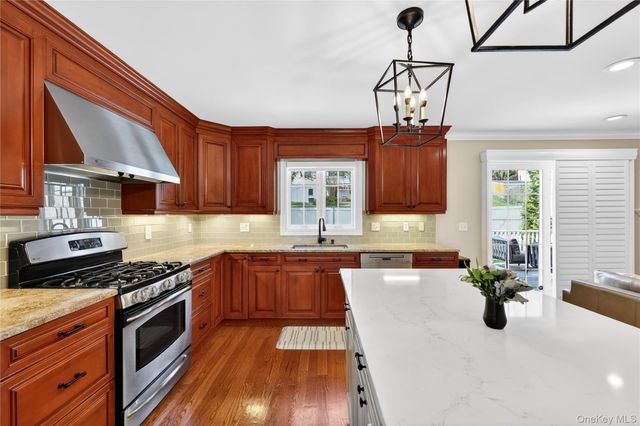 228 Sarles Lane, Pleasantville, NY 10570