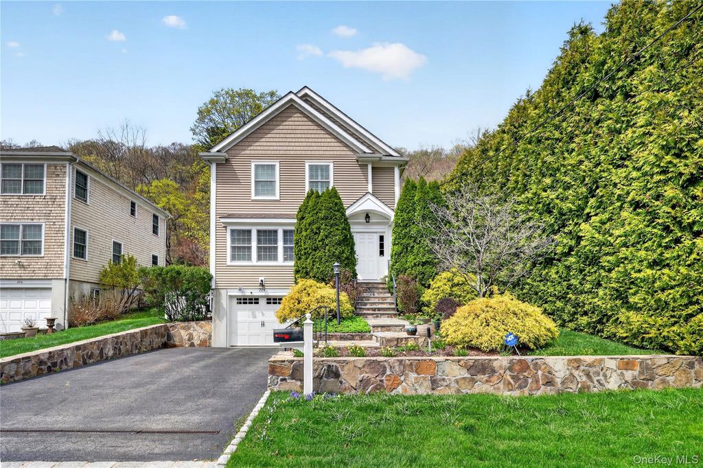 228 Sarles Lane, Pleasantville, NY 10570
