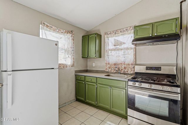 7088 Yvonne Court, El Paso, TX 79915
