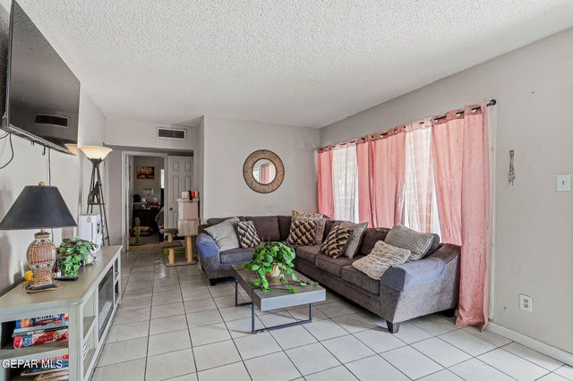 7088 Yvonne Court, El Paso, TX 79915