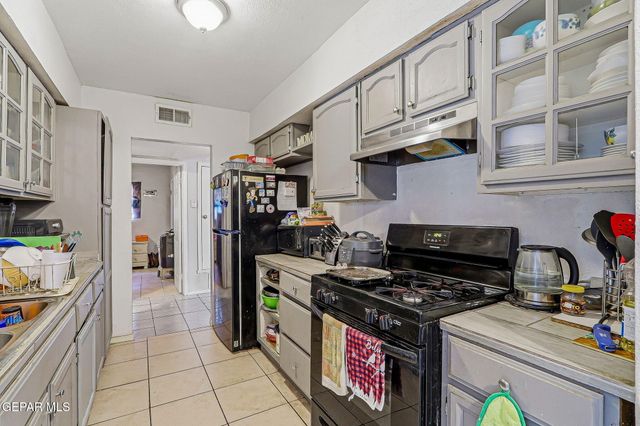 7088 Yvonne Court, El Paso, TX 79915