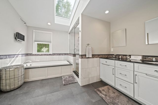 73 Hawthorne St, Boston, MA 02131
