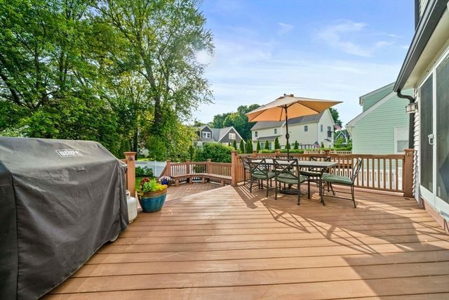 73 Hawthorne St, Boston, MA 02131