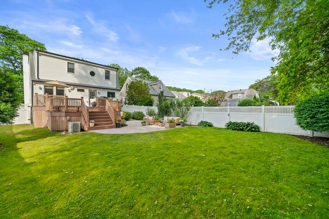 73 Hawthorne St, Boston, MA 02131