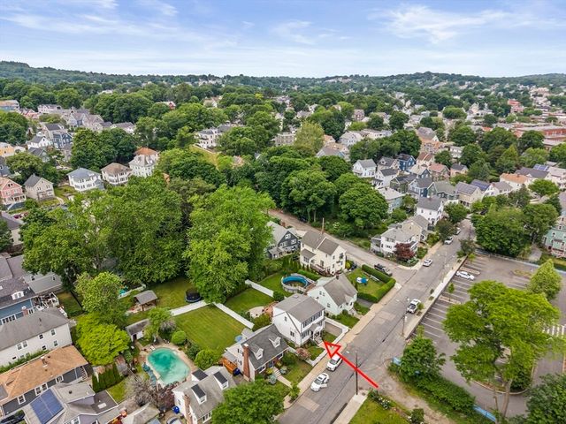 73 Hawthorne St, Boston, MA 02131