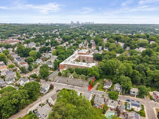 73 Hawthorne St, Boston, MA 02131