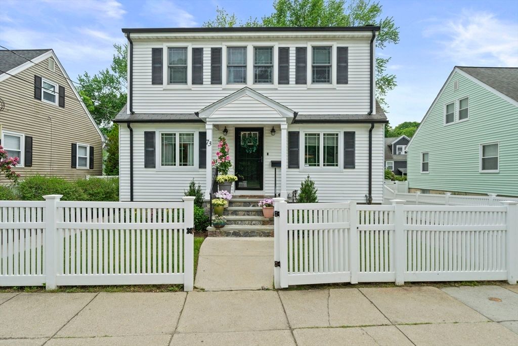 73 Hawthorne St, Boston, MA 02131