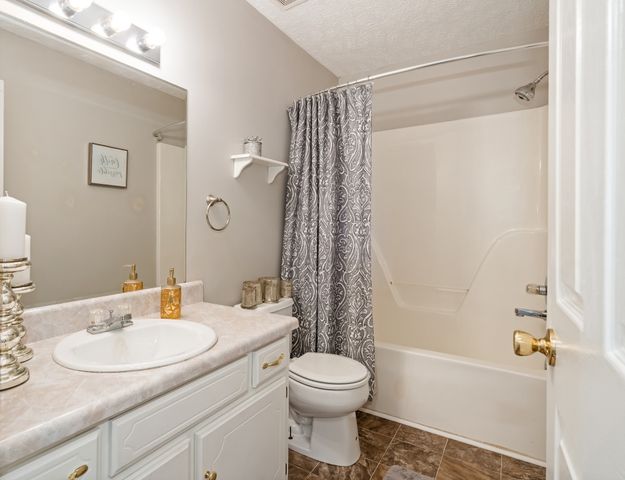 120 E Crawford Ct, Bell Buckle, TN 37020