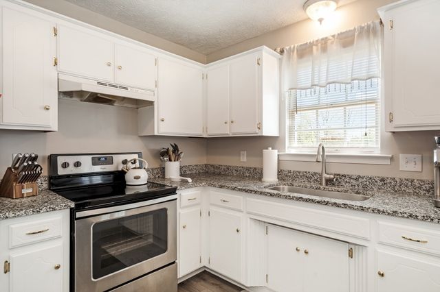 120 E Crawford Ct, Bell Buckle, TN 37020