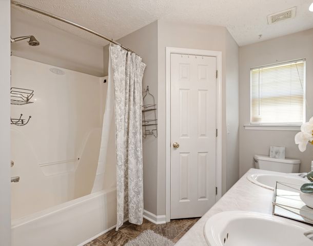 120 E Crawford Ct, Bell Buckle, TN 37020