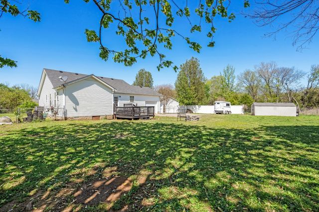 120 E Crawford Ct, Bell Buckle, TN 37020