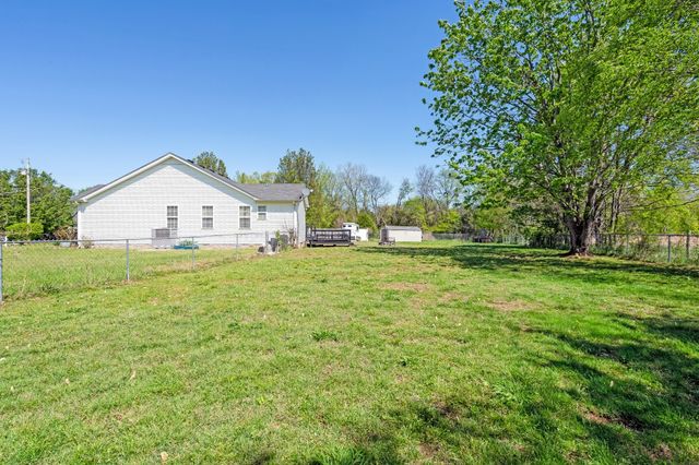120 E Crawford Ct, Bell Buckle, TN 37020