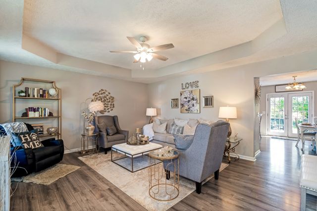 120 E Crawford Ct, Bell Buckle, TN 37020