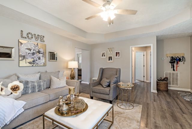 120 E Crawford Ct, Bell Buckle, TN 37020