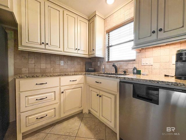 1904 W Beach Boulevard 303, Gulf Shores, AL 36542