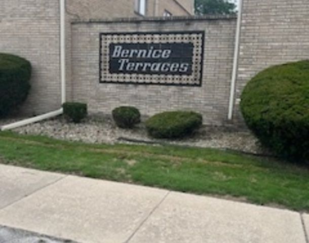 3127 Bernice Road 6, Lansing, IL 60438