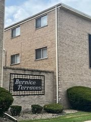 3127 Bernice Road 6, Lansing, IL 60438