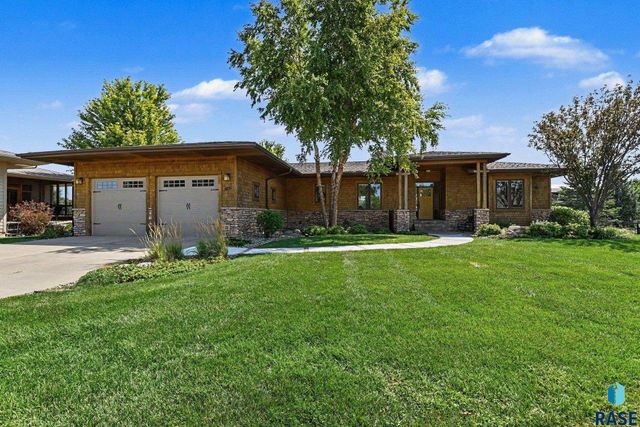 609 W Garden Pl Place, Sioux Falls, SD 57108