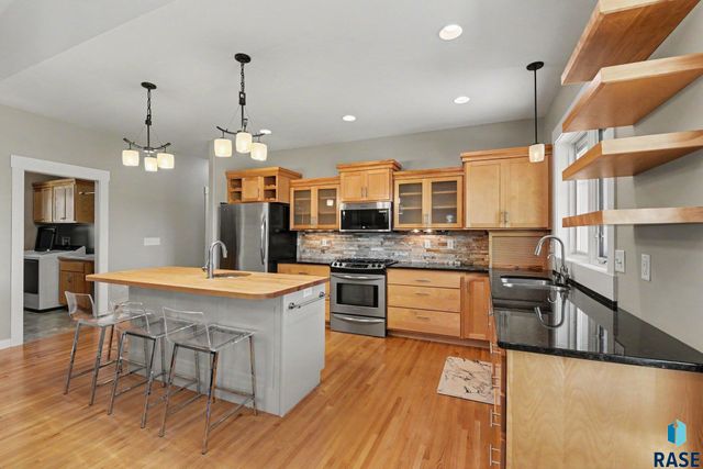 609 W Garden Pl Place, Sioux Falls, SD 57108