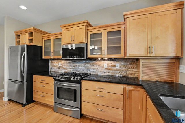 609 W Garden Pl Place, Sioux Falls, SD 57108