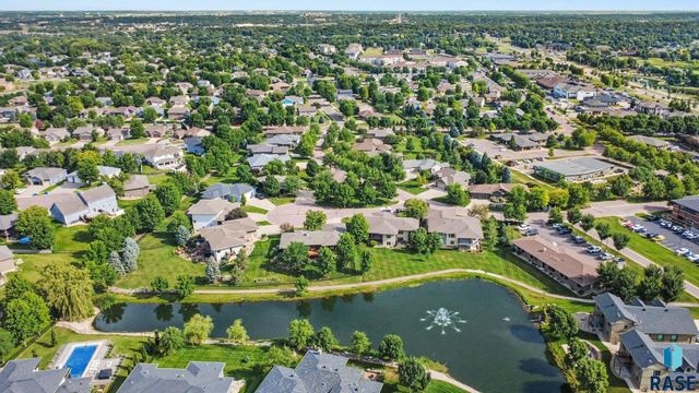 609 W Garden Pl Place, Sioux Falls, SD 57108