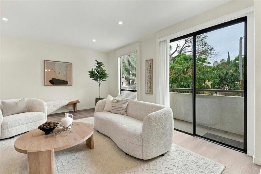 910 S Bedford Street 102, Los Angeles, CA 90035 — photo 3
