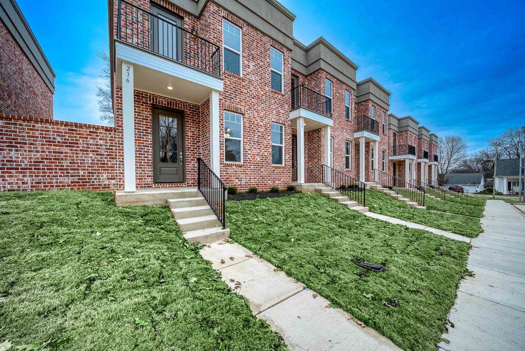 236 E WASHINGTON AVE, Covington, TN 38019